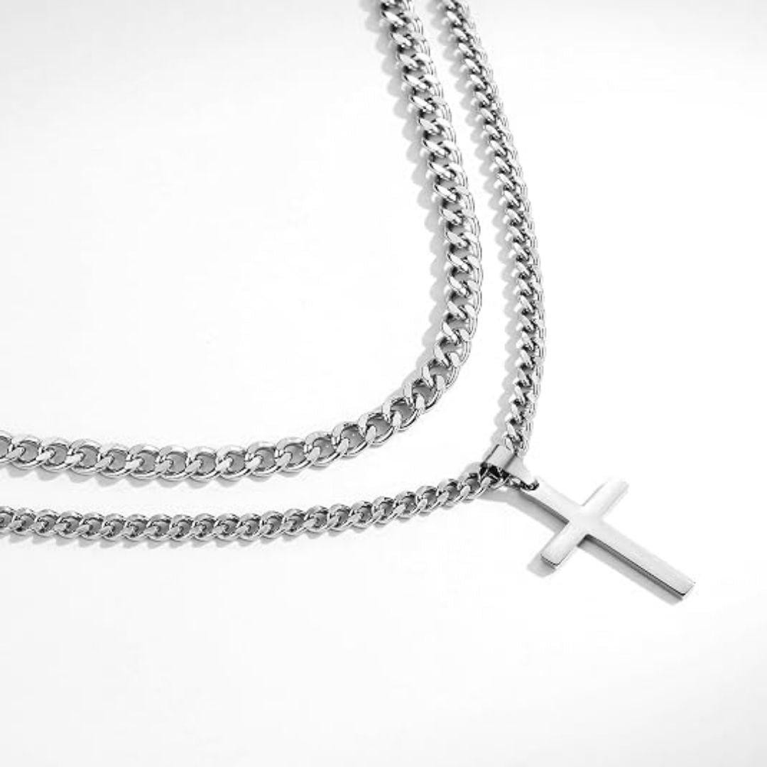 Daan – Stoere dubbele zilverkleurige kchakelketting met kruishanger