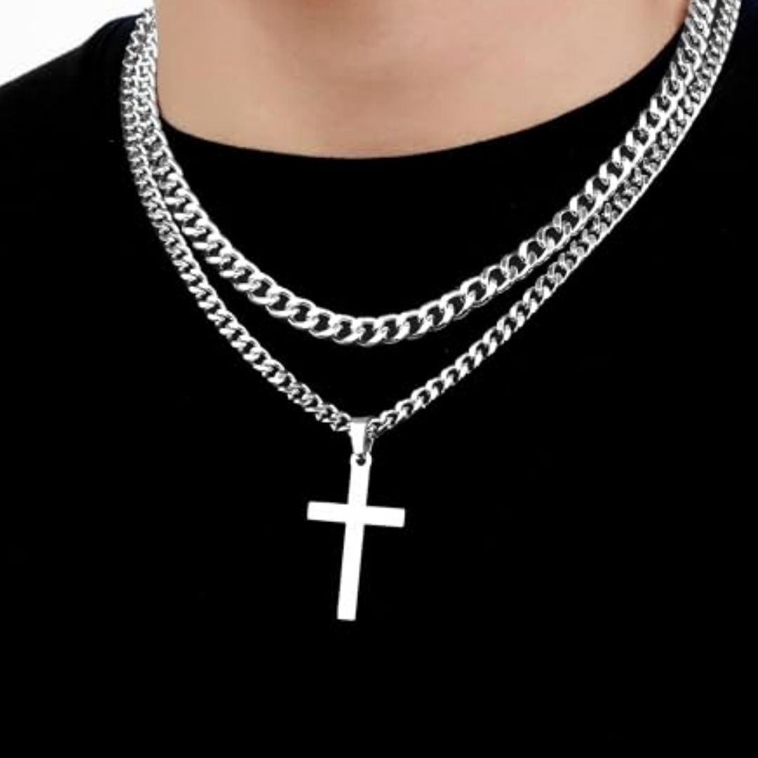 Daan – Stoere dubbele zilverkleurige kchakelketting met kruishanger