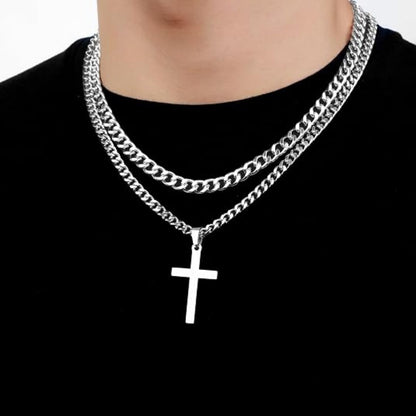 Daan – Stoere dubbele zilverkleurige kchakelketting met kruishanger