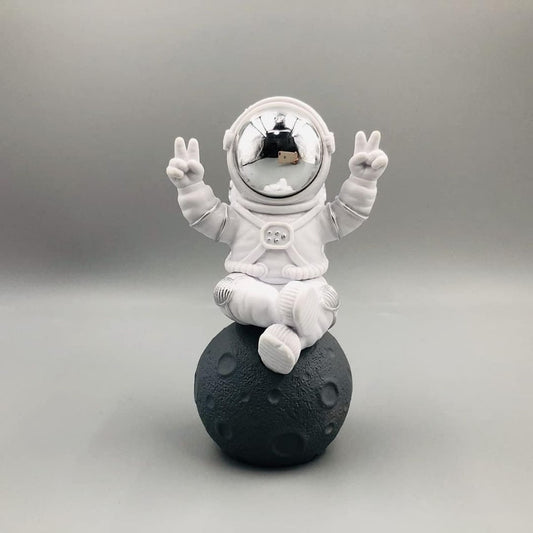 Sem – Decoratief astronautenbeeldje op maanoppervlak